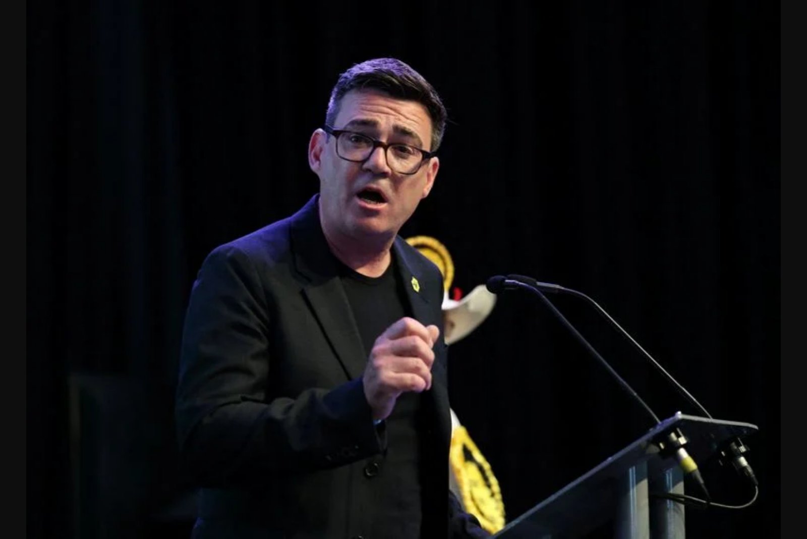 Burnham’s Makerfield Triumph Sets Stage for Challenge to Starmer