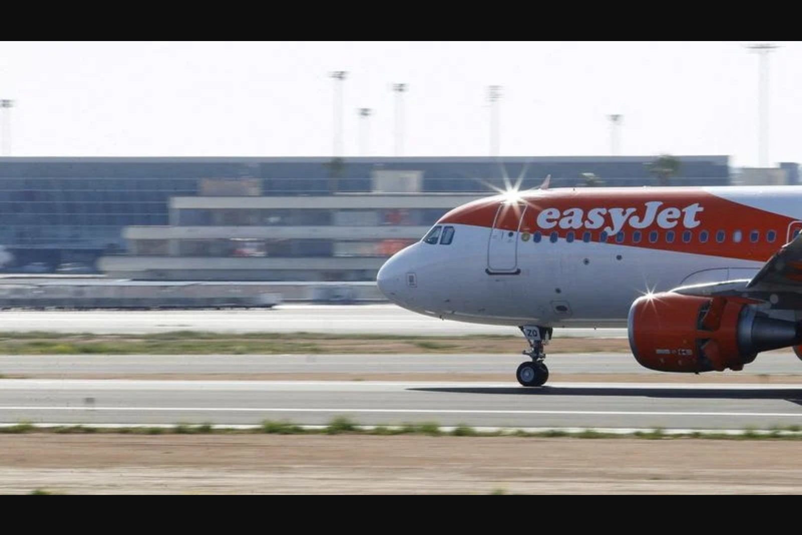 easyJet shares climb after carrier signals readiness to accept Castlelake's £5.5 billion offer