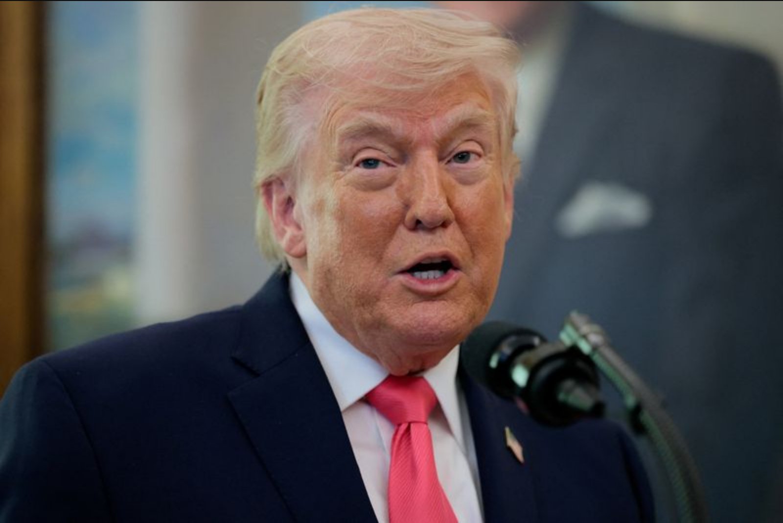 Trump Says U.S. Is Engaging the Right Iranians as Talks Continue; Pakistan Offers to Host