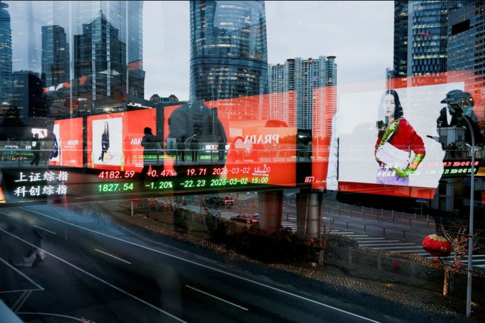 Asia’s Local-Currency Bond Markets Hit Records as Issuance Shifts Away from Dollars