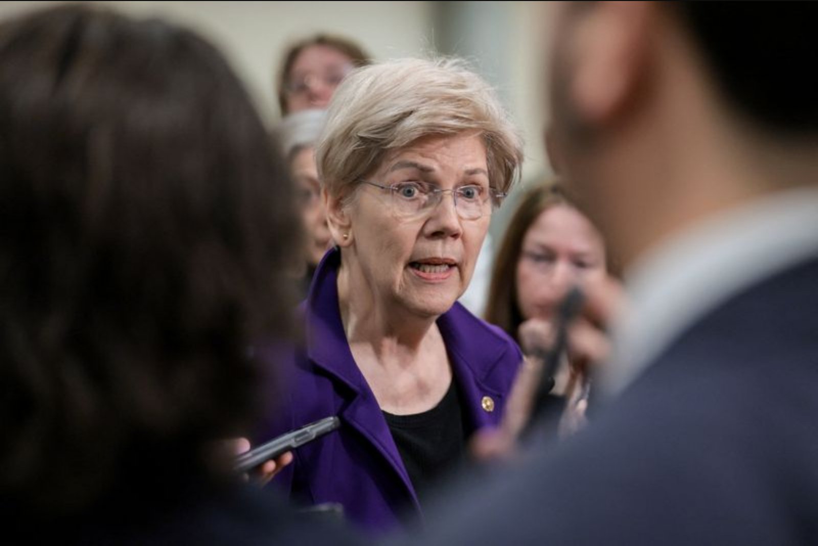 Warren Demands Answers from Amazon on Dynamic Pricing and Procurement Terms for Schools and Local Governments