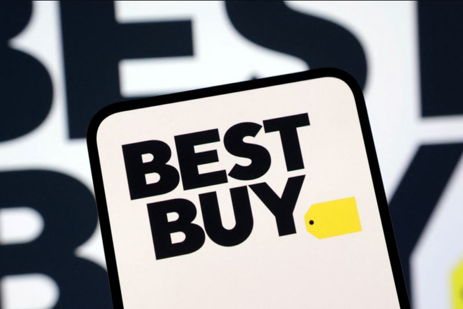 Best Buy Elevates Insider Jason Bonfig to CEO as Company Seeks Growth Recovery