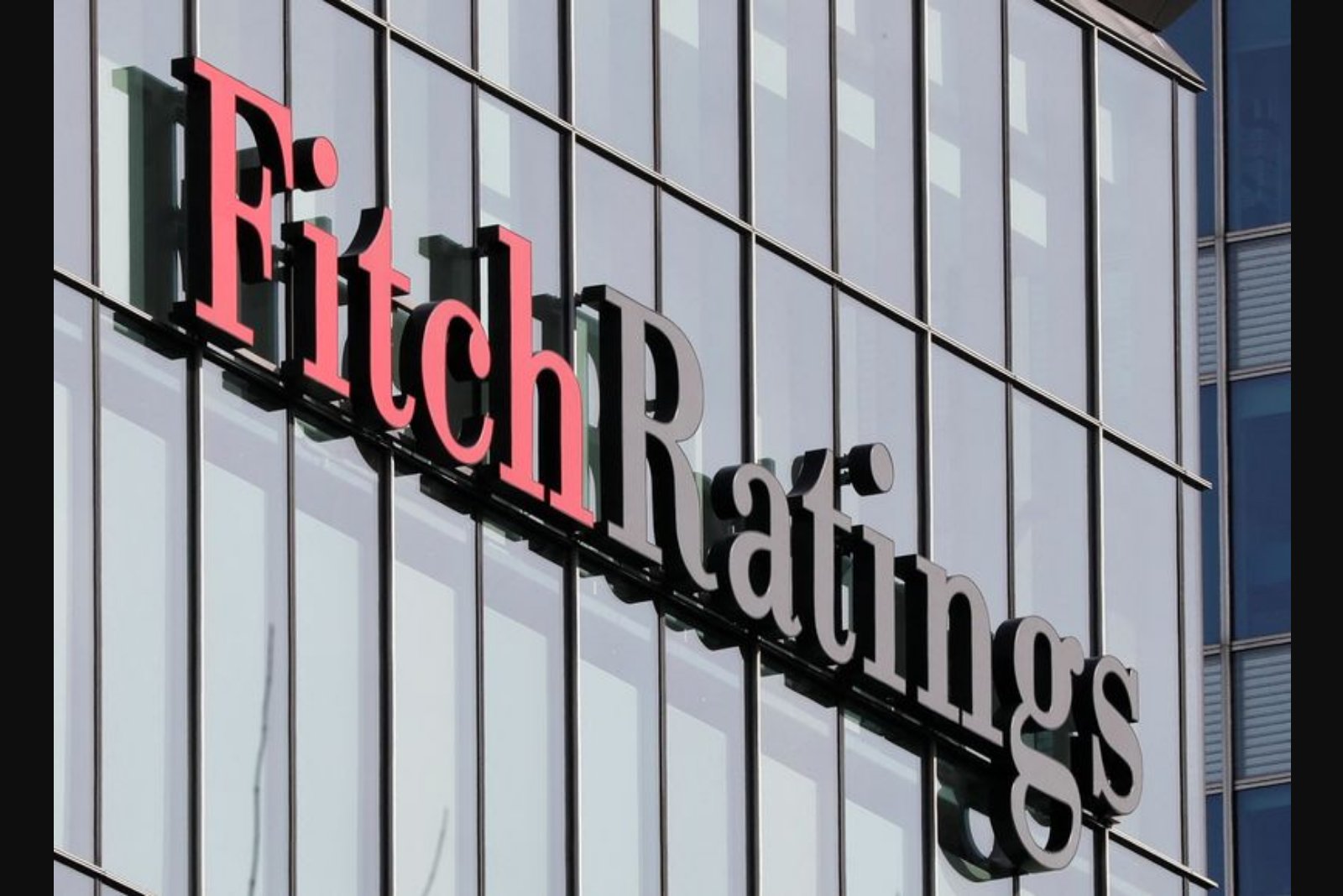 Fitch Lowers FS KKR Capital to Non-Investment Grade as Asset Quality Worsens