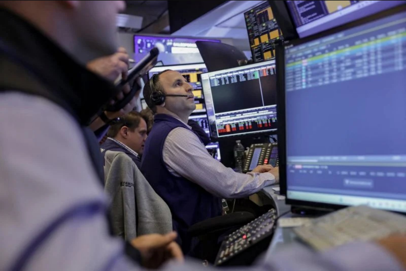 U.S. Equity Funds See First Weekly Outflow in Three Weeks as Rate Concerns Weigh
