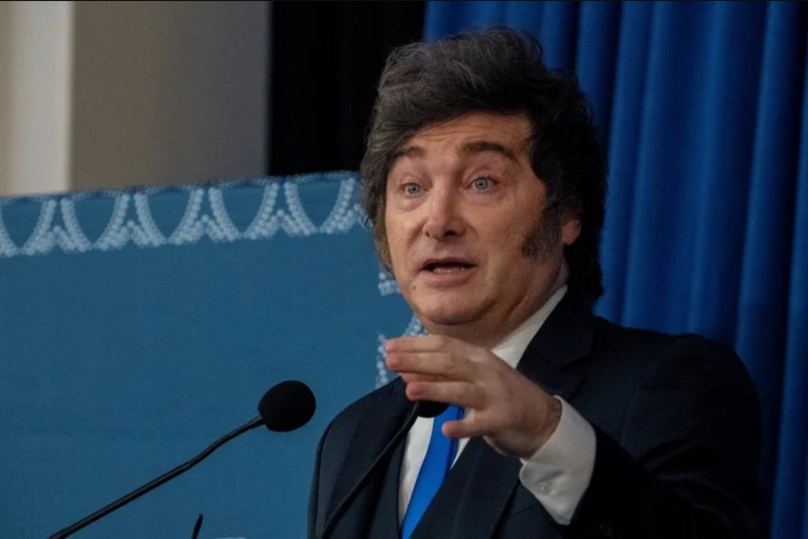 Argentina’s 2027 Debt Challenge Seen Manageable but Hinges on Political Stability