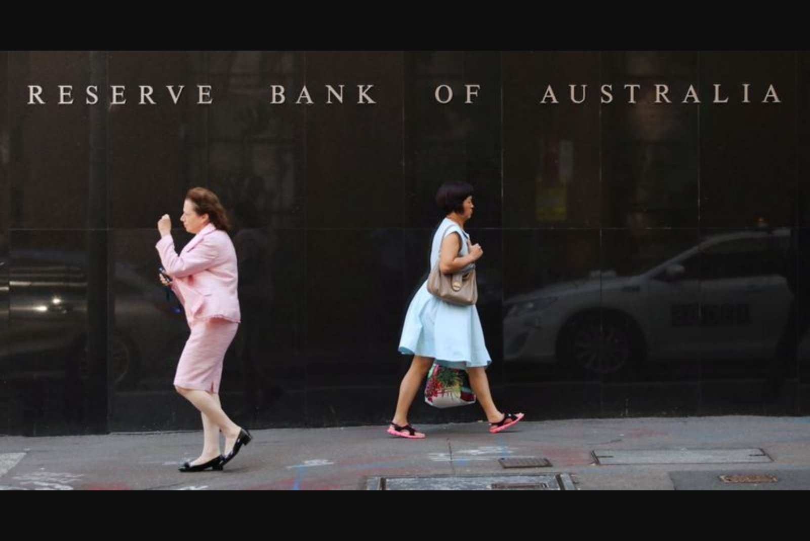 RBA lifts cash rate again in narrow 5-4 vote as inflation risks mount