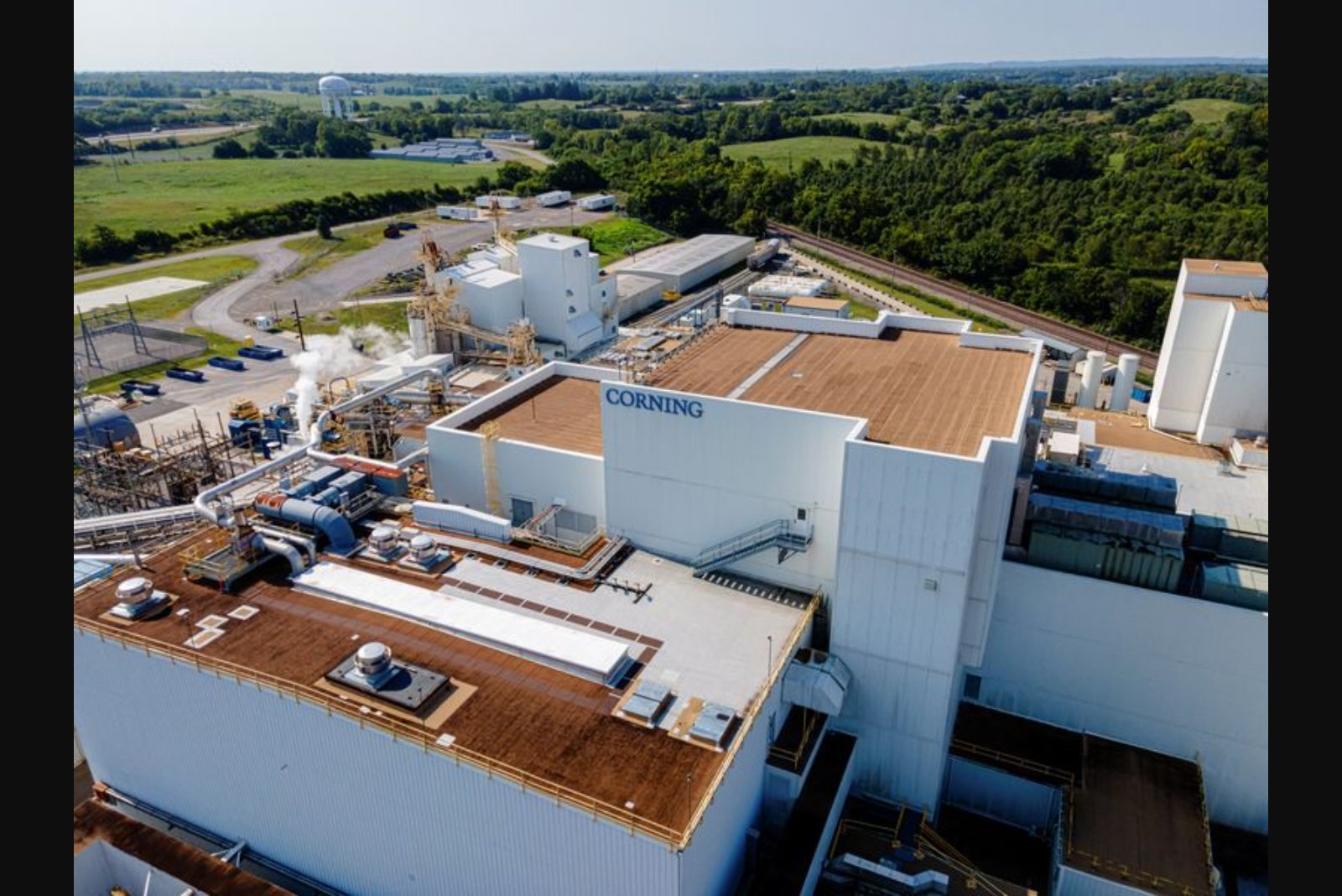 Corning Sees First-Quarter Sales Above Street Estimates as Fiber Demand Holds