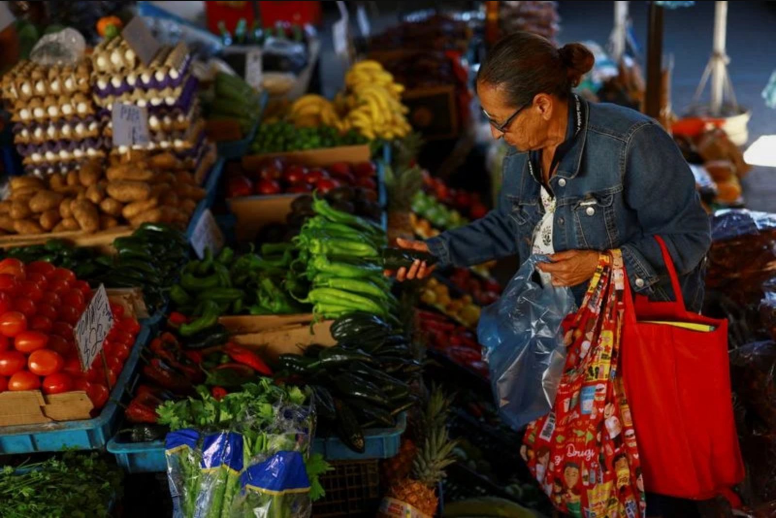 Mexico's Inflation Eases in May, Returns to Upper Bound of Banxico Target Range