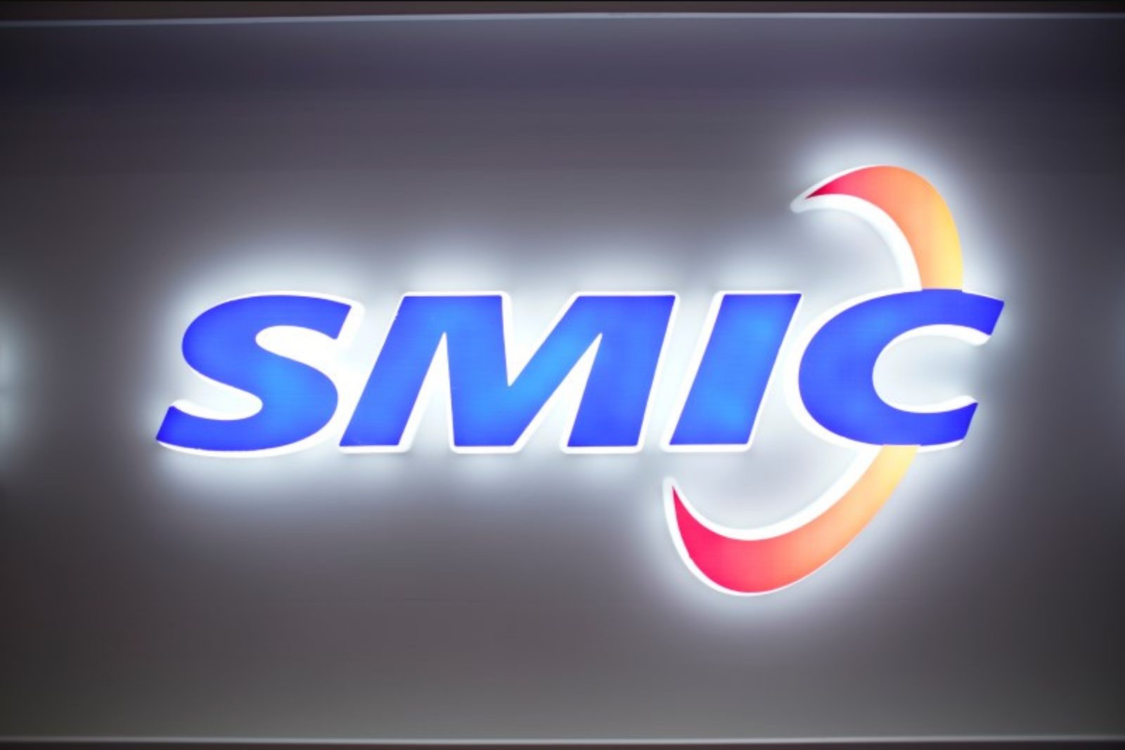 SMIC Sees Rising Overseas Orders as Global AI Demand Tightens Foreign Foundry Capacity