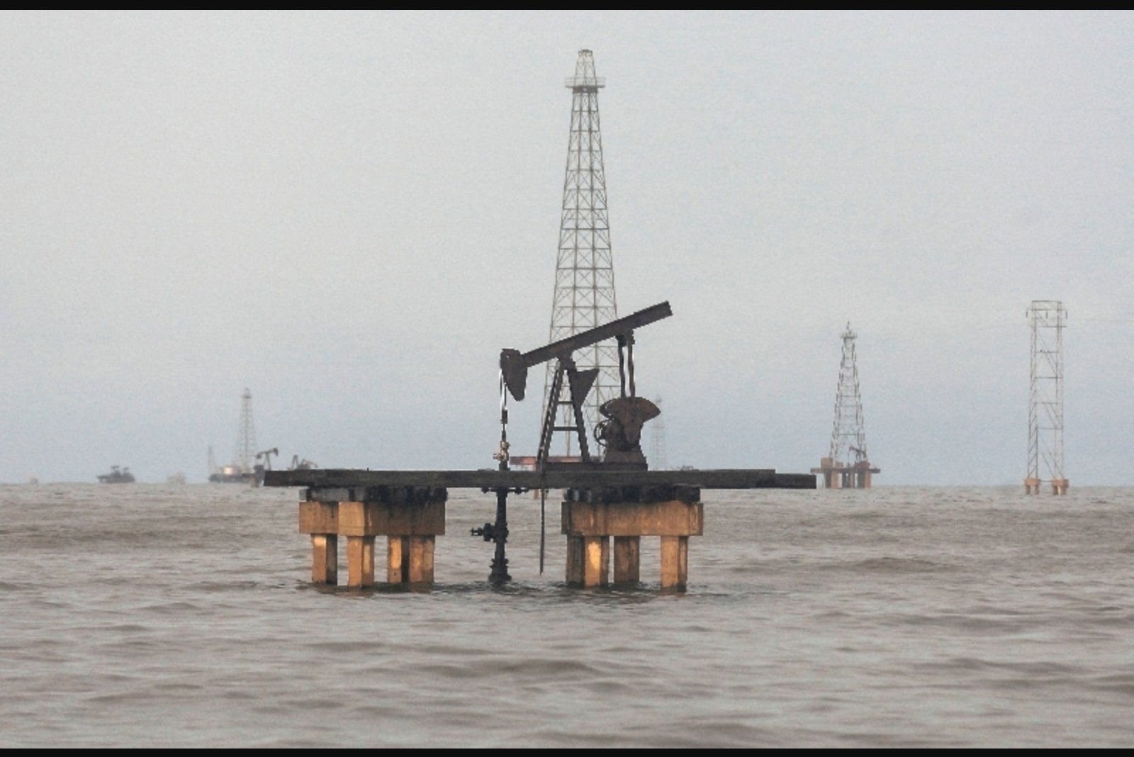 Venezuela Drafts Regulations Letting Hydrocarbons Ministry Set Taxes and Royalties Per Project