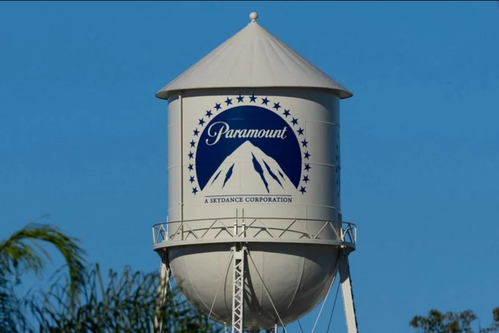 Hollywood Workers Protest Proposed Paramount-Skydance Acquisition of Warner Bros. Discovery