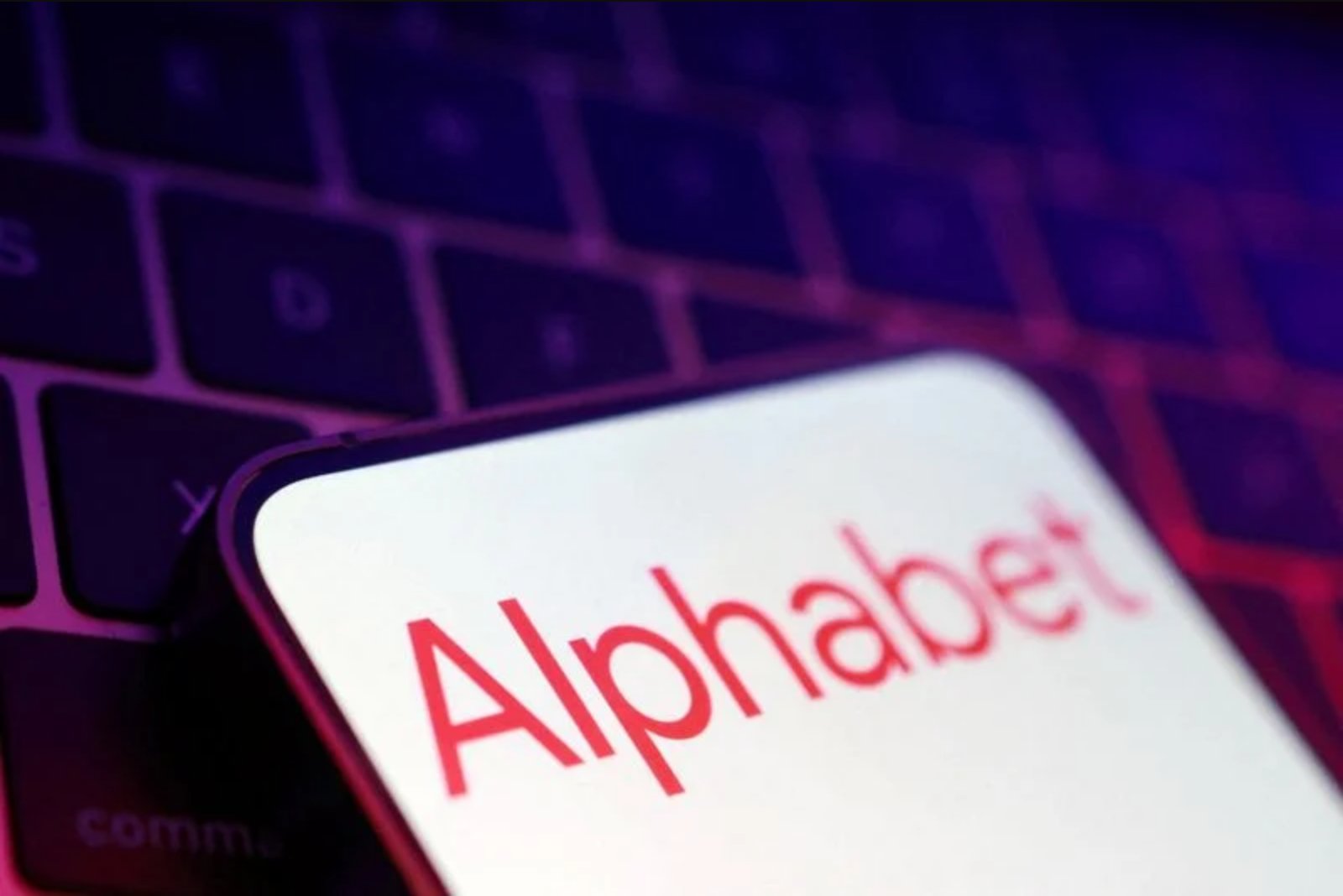 Alphabet Joins Dow, Shifting Price-Weighted Index Further Toward Tech