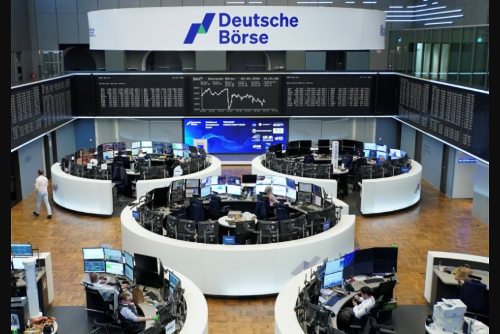 European Stocks Slip as Inflation and Middle East Tensions Weigh on Risk Appetite