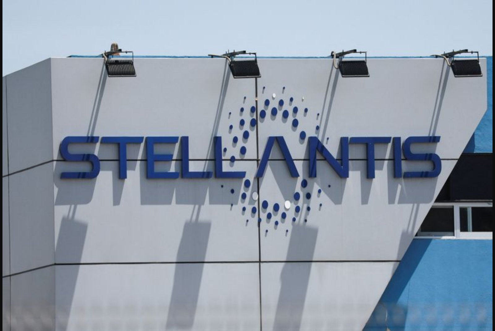 Stellantis Raises 5 Billion Euros Through Multi-Tranche Hybrid Bond Sale After EV Charge Reset