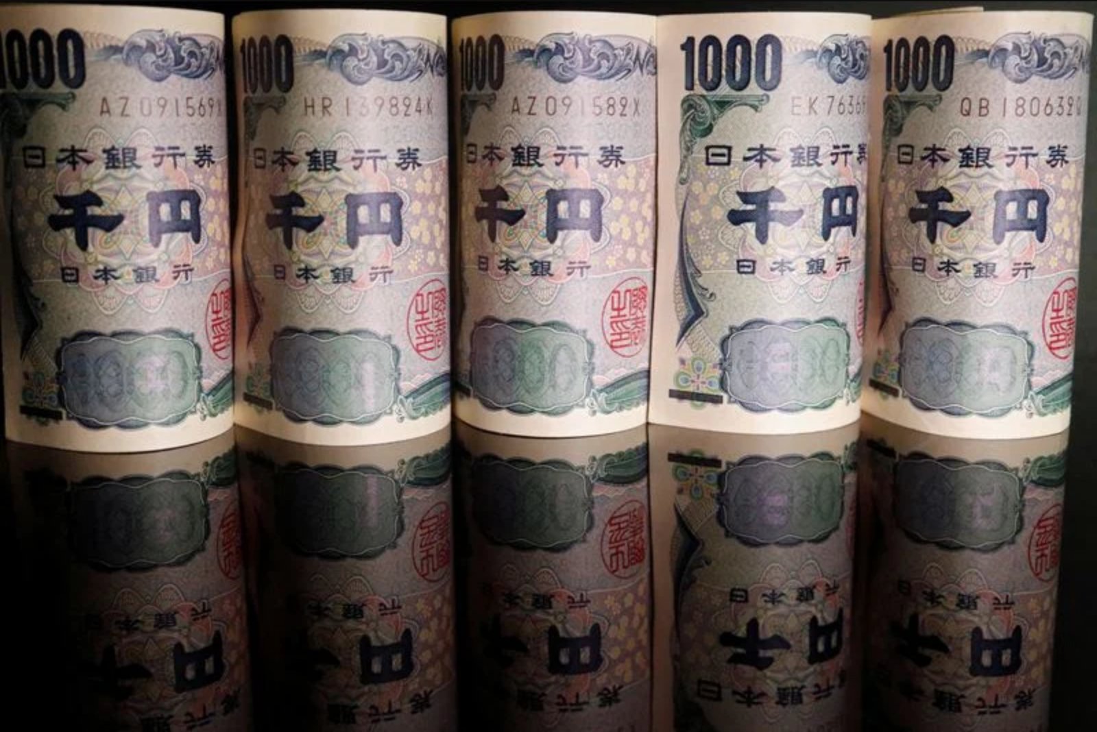 Yen Approaches 160 Threshold as Japanese Officials Signal Potential Intervention