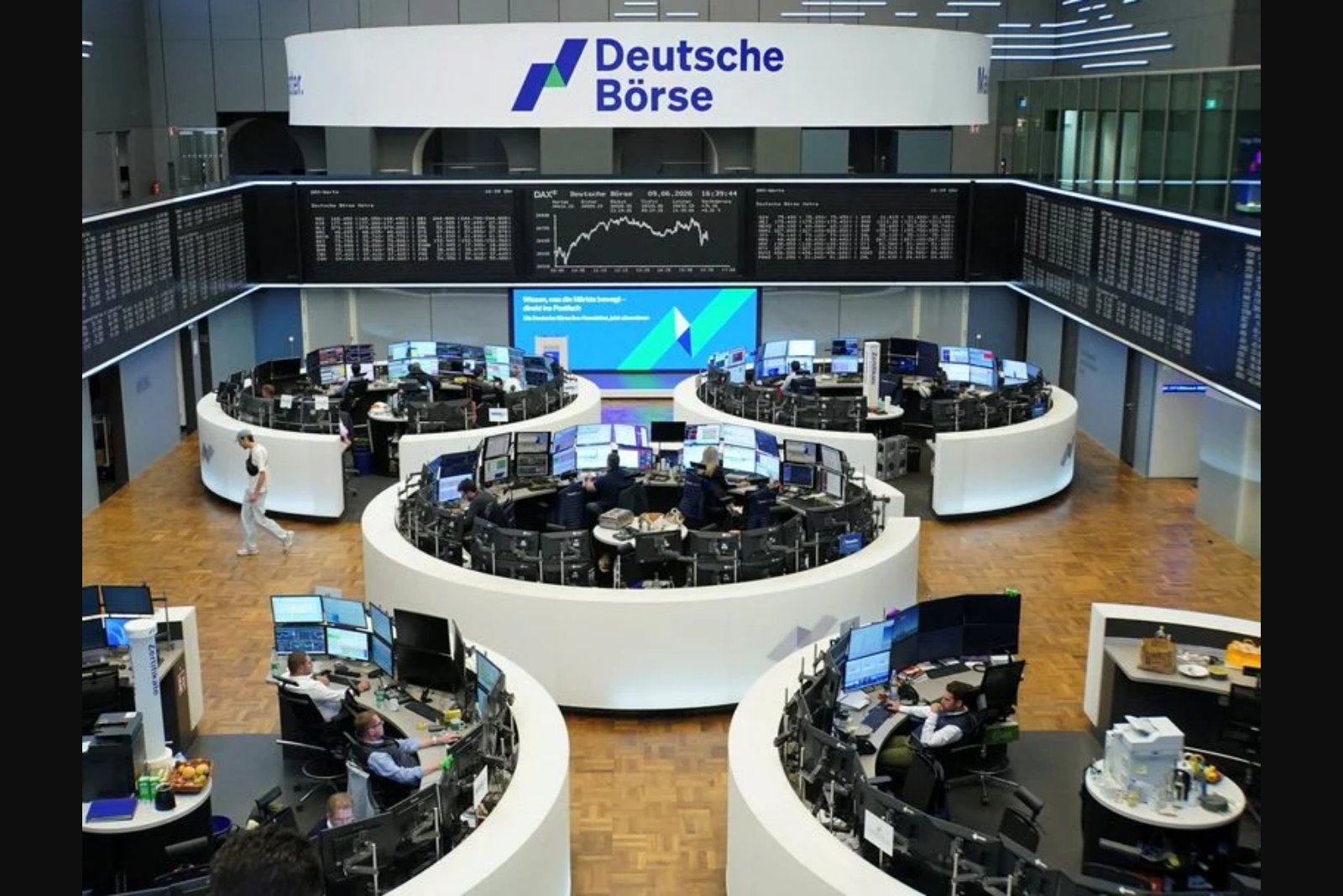 European Stocks Hold Ground as Investors Bet on Mideast De-escalation Ahead of ECB Decision