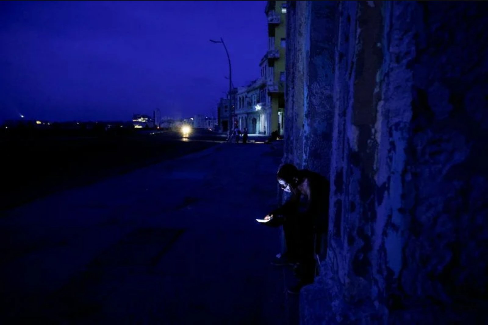 Cuba Battles to Restore Electricity After Nationwide Grid Failure