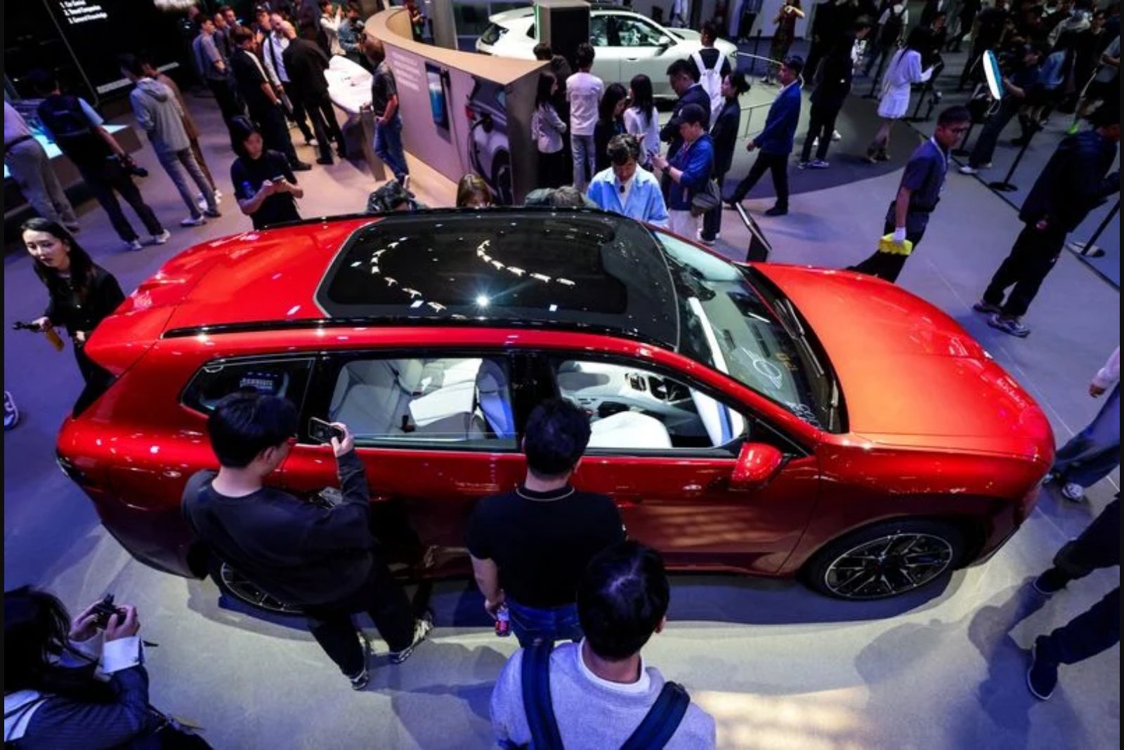 BMW’s Neue Klasse Faces a Fast-Moving Chinese EV Market as Sales Slide