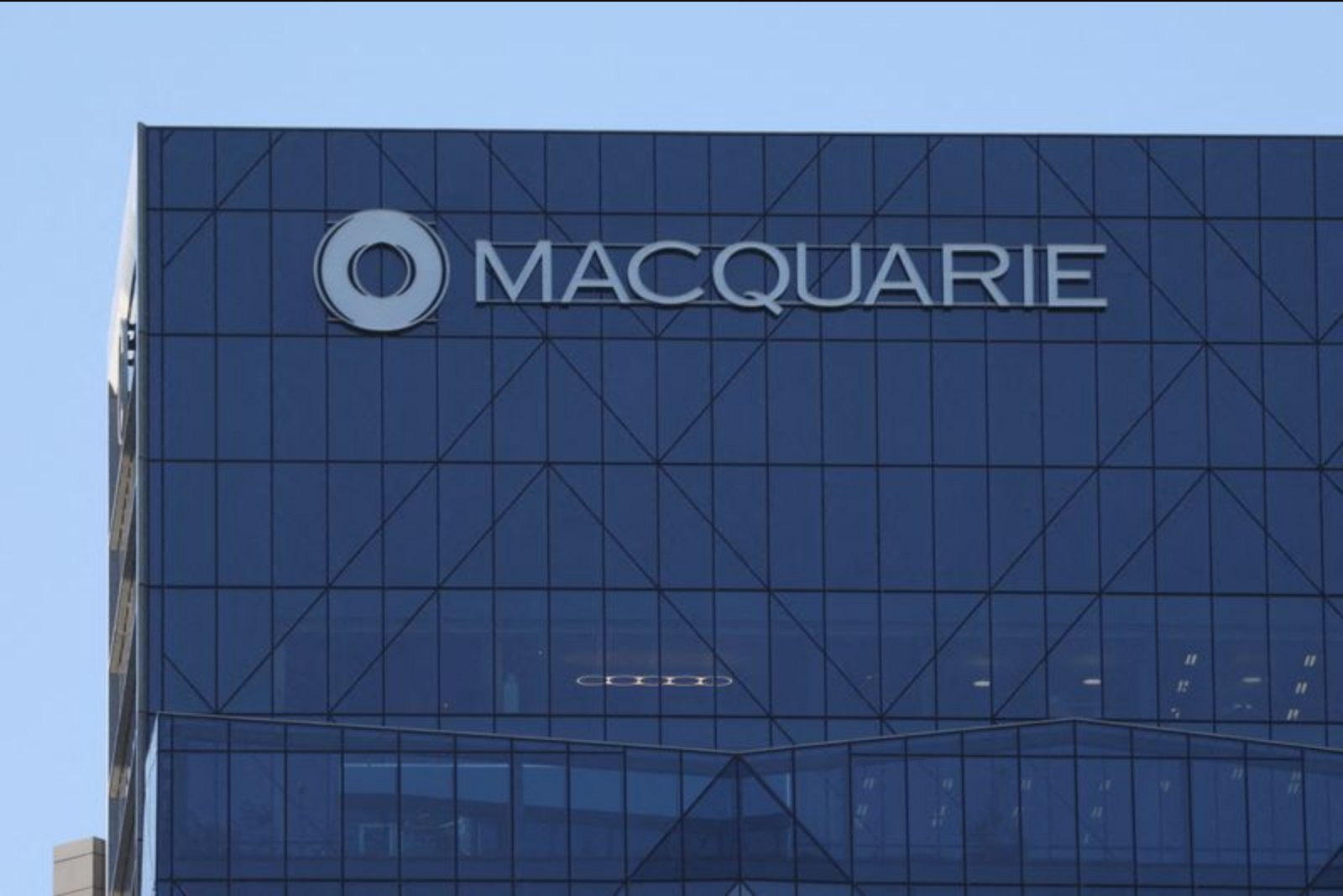 Macquarie Pulls Back from Kuwait Pipeline Sale Citing Iran Conflict as Volatility Weighs on Gulf Deals
