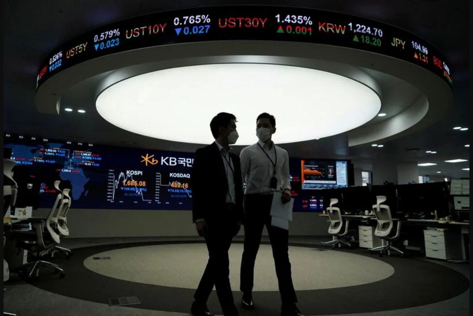 Asian equities trade unevenly as AI returns clash with cost pressures and Middle East ceasefire jitters