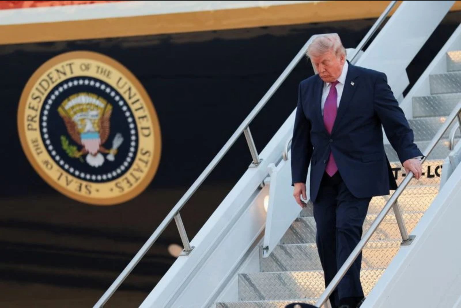 Justice Department Subpoenas New York Times Reporters Over Air Force One Coverage, Paper Says