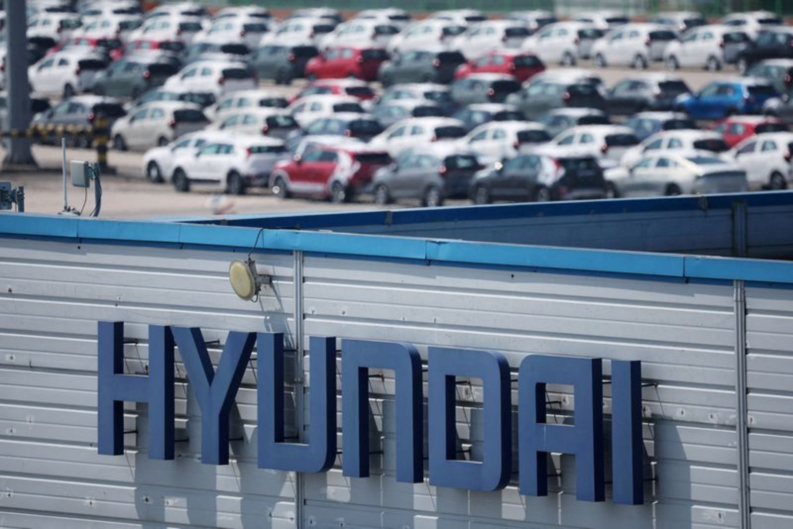 Hyundai Declines Russian Plant Buyback Option as Sale Option Expires