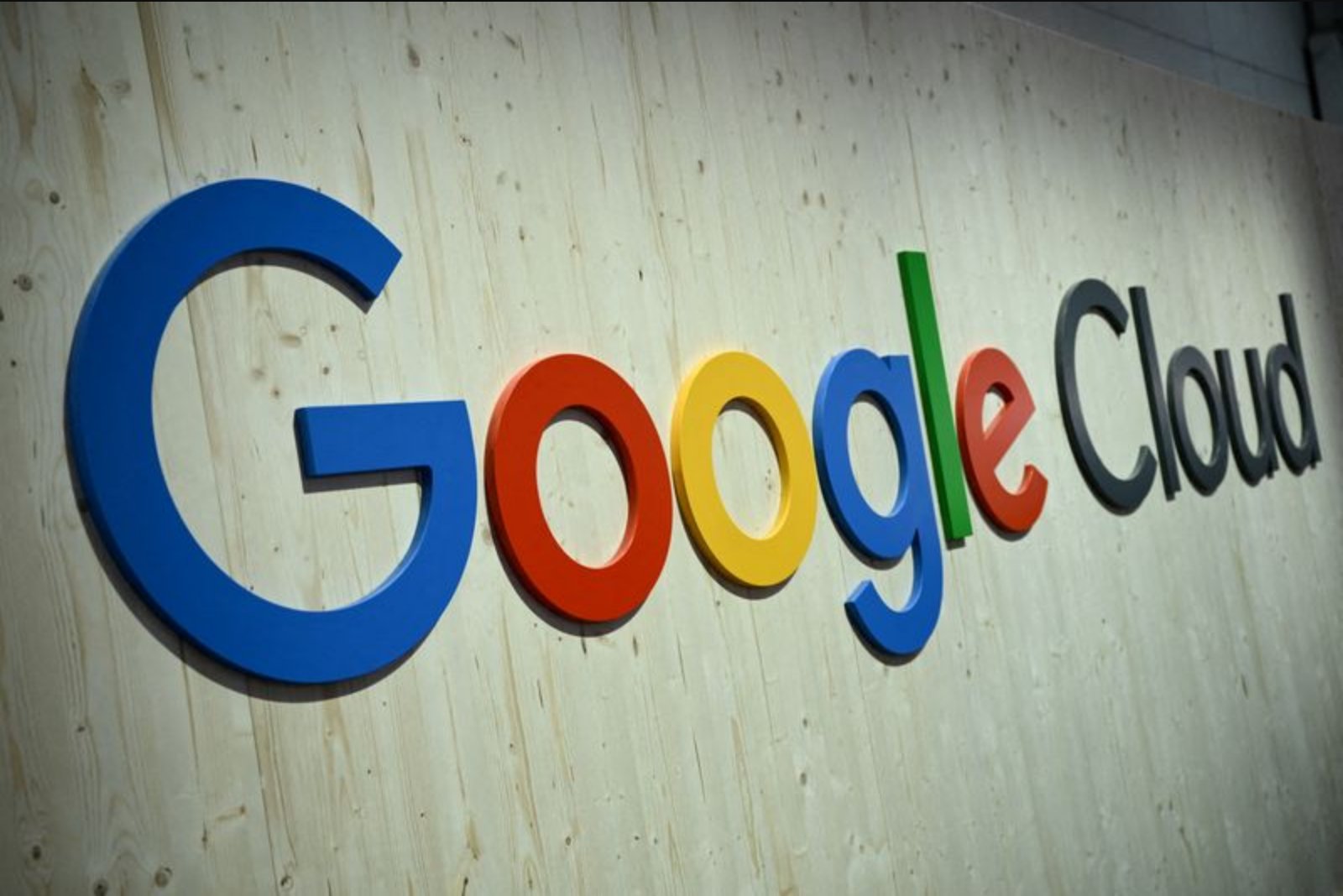 Google Cloud Leads AI-Driven Cloud Race as Big Tech Boosts Spending to $700 Billion