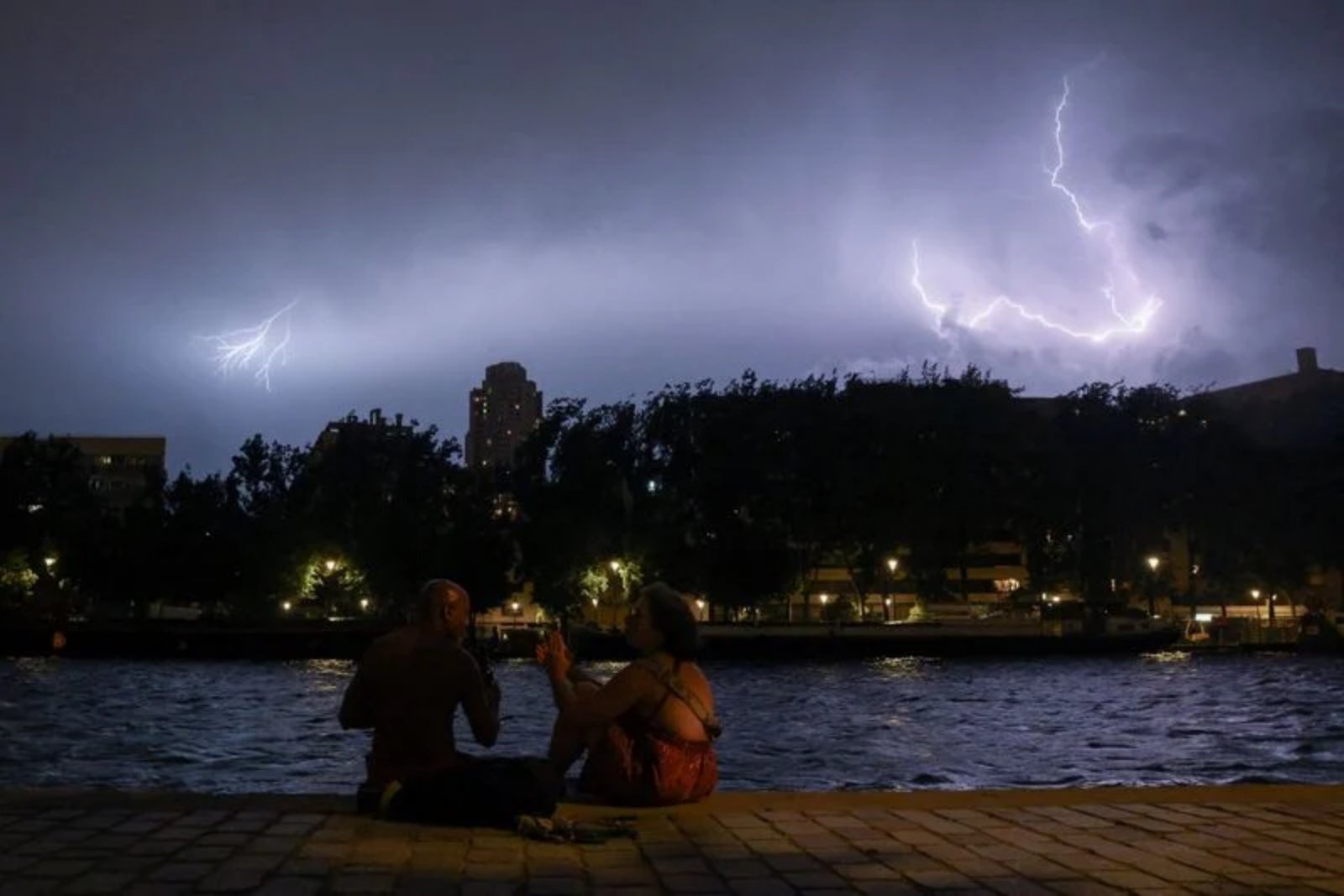 Europe Scorches Under Record Heat as France Reports 1,000 Excess Deaths