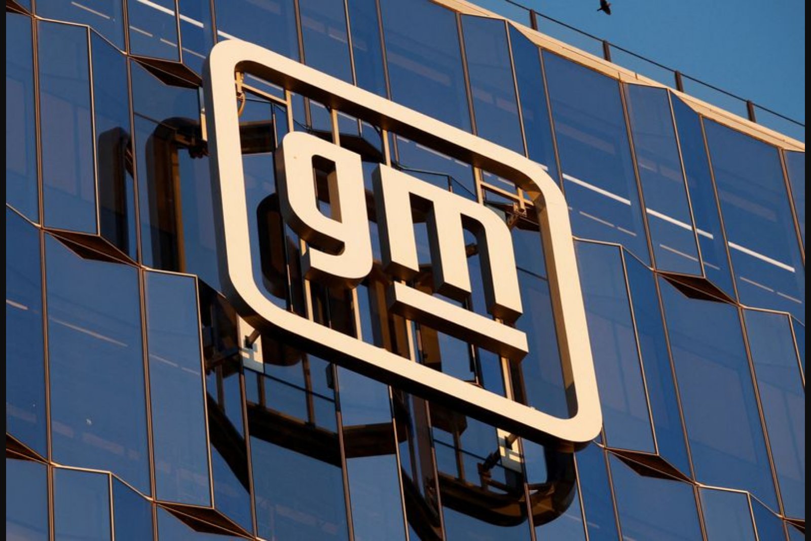 GM and LG Pivot Tennessee Battery Plant Toward Energy Storage, Rehire 700 Workers