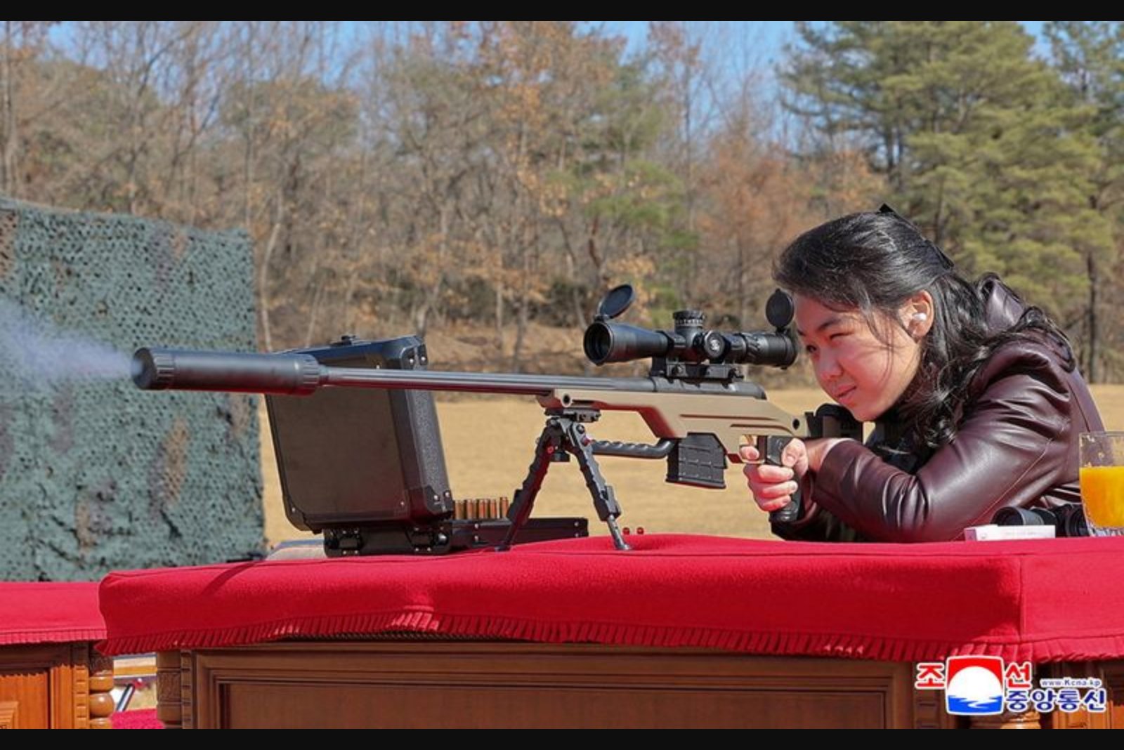 Kim Jong Un Gifts New-Generation Sniper Rifles to Senior Officials