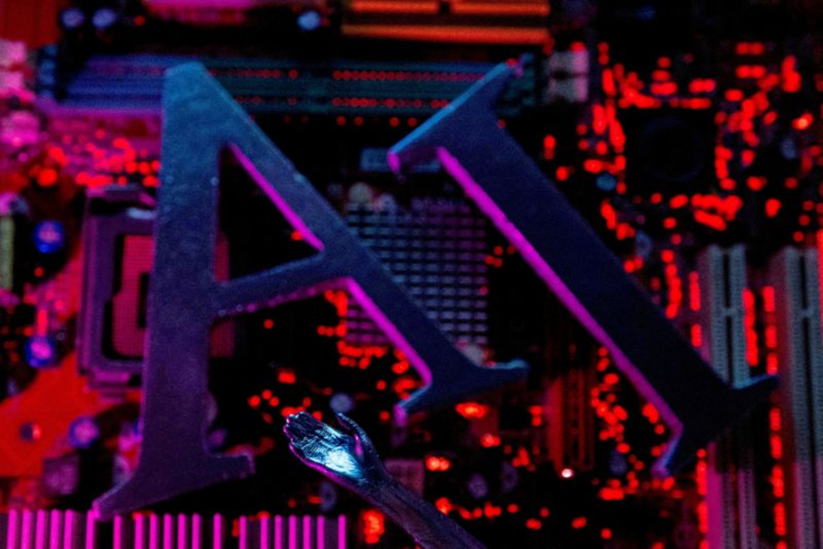 Retail Investors Flood Software Stocks Despite Renewed AI Concerns