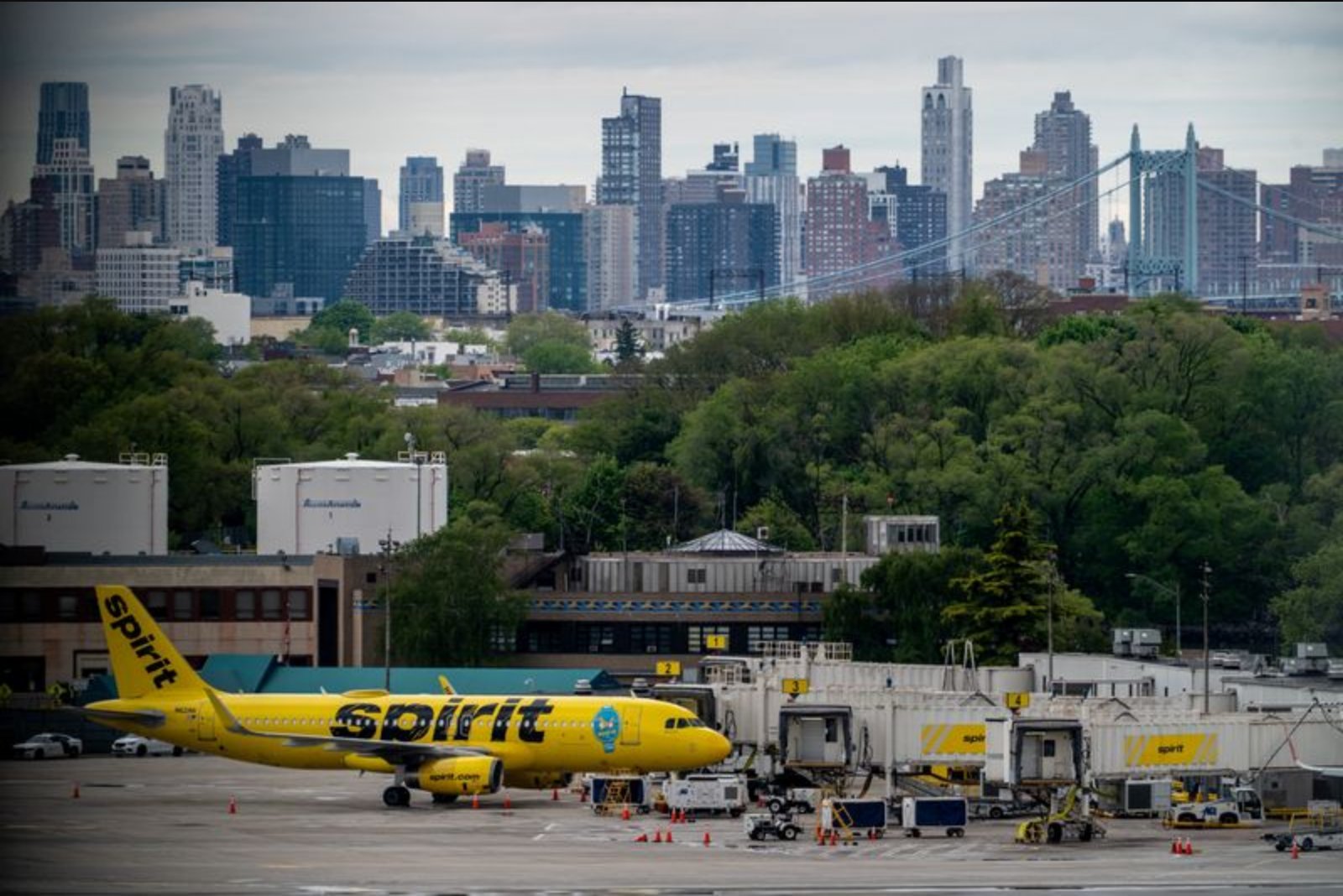 Spirit Airlines Halts Operations as Soaring Jet Fuel and Failed Rescue Leave Passengers Stranded