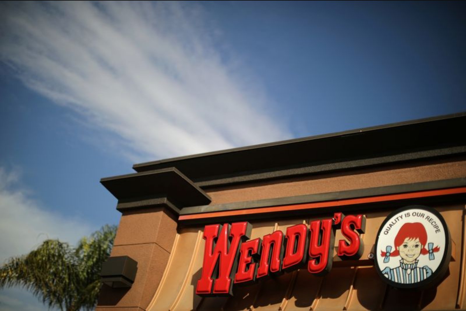 Peltz’s Trian Seeking Backing for Potential Wendy’s Take-Private Push