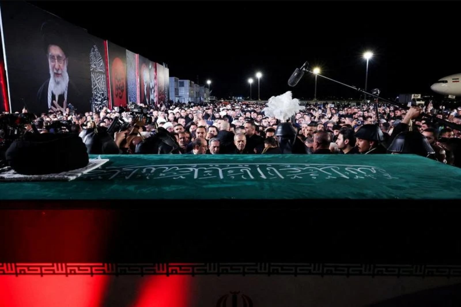 Coffin of Iran’s Slain Supreme Leader Reaches Najaf Amid Multi-City Procession