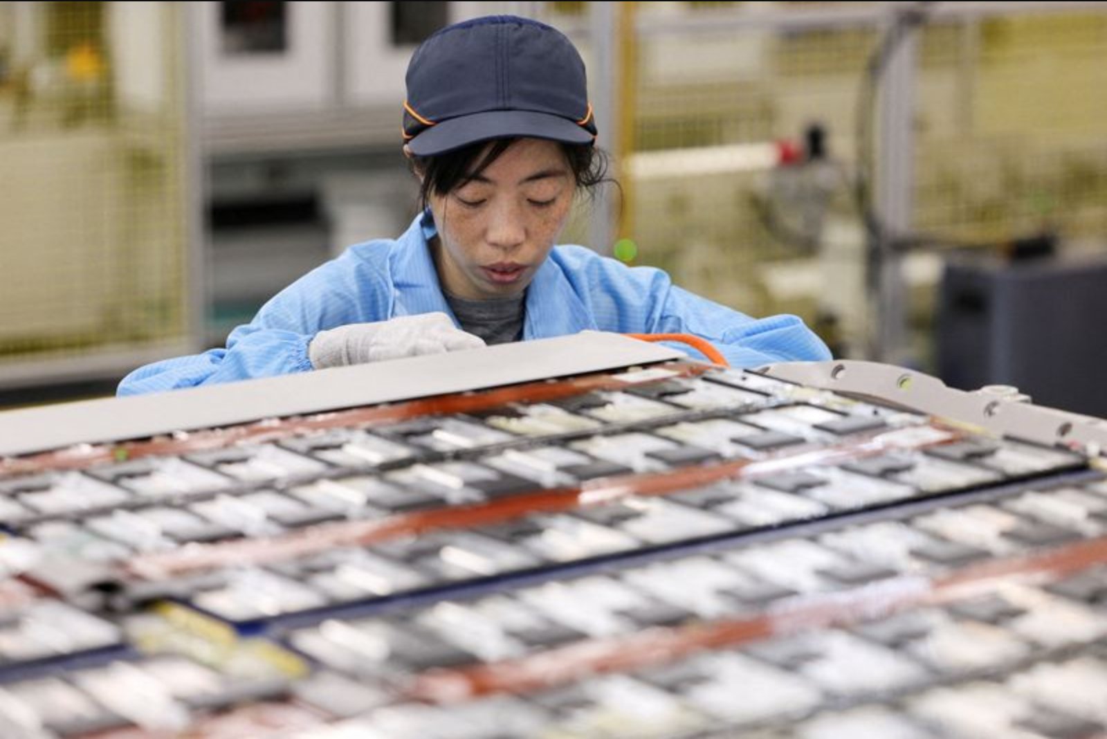 China Manufacturing Activity Stagnates as Demand Weakness and Cost Pressures Persist