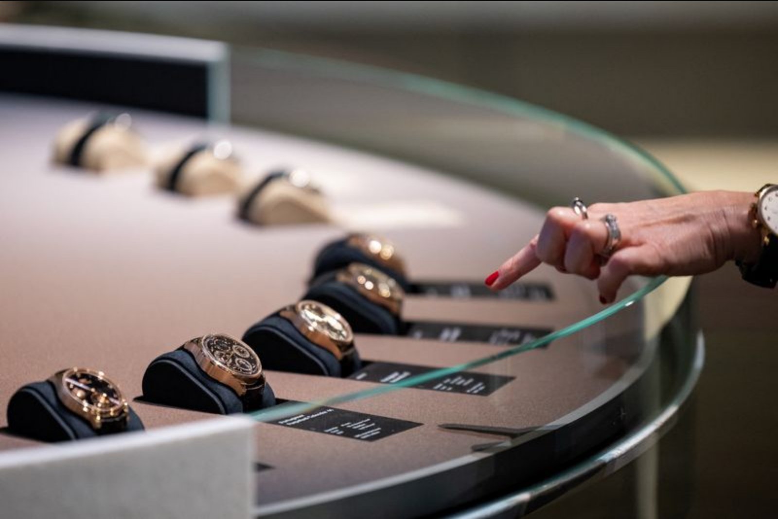 Swiss Watch Exports Resume Growth in February Led by U.S., Japan and France