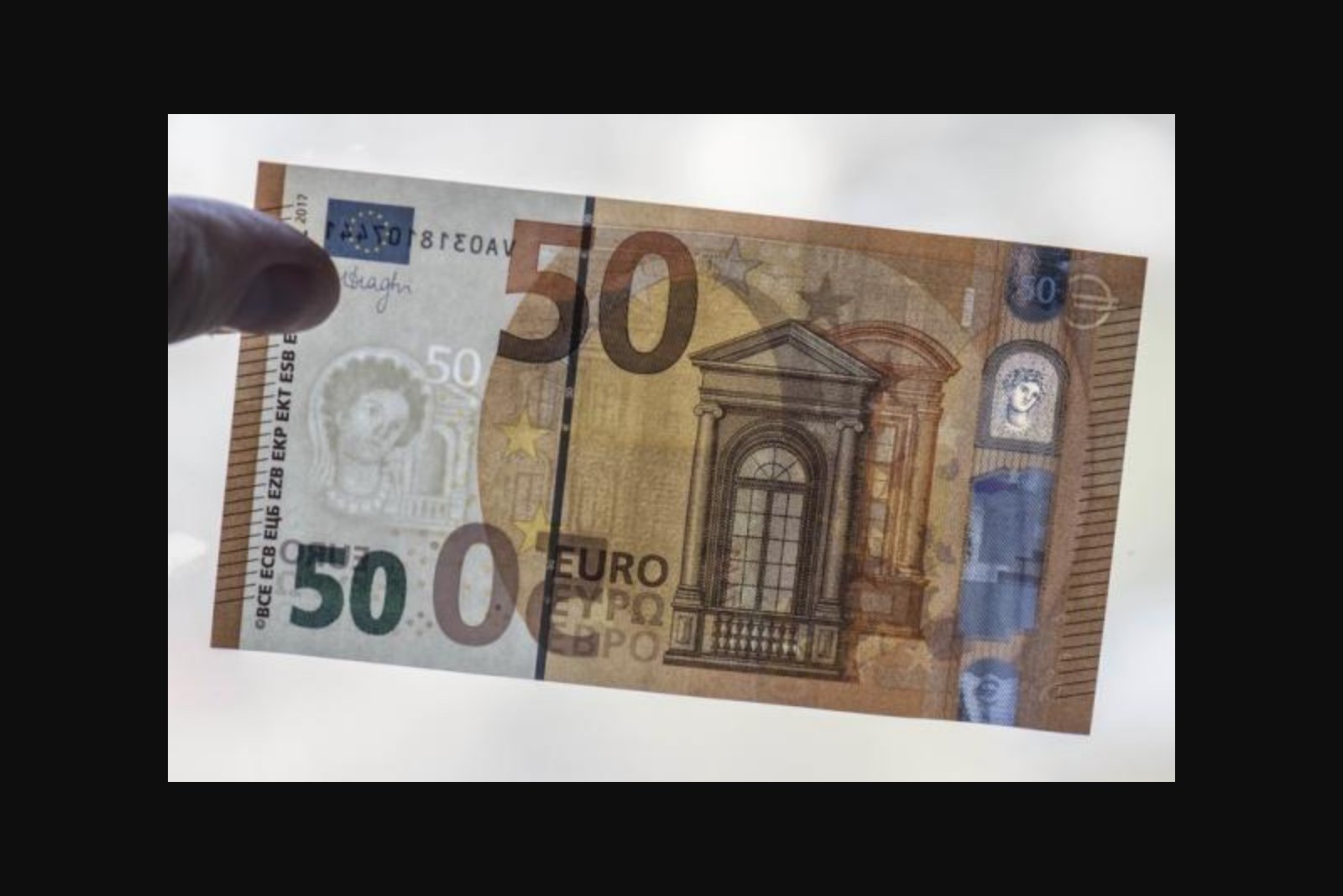 Goldman Sees Further Euro Strength as Dollar Weakness Persists