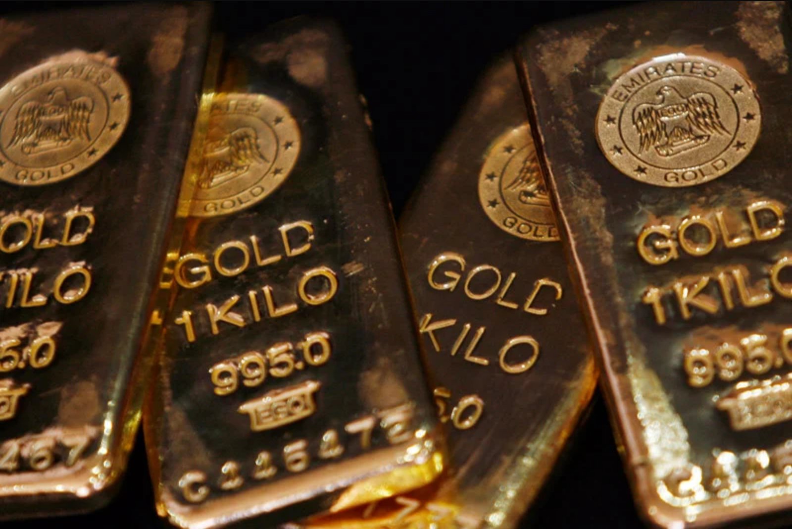 Gold Edges Higher Near $4,300 as Oil Supply Disruption Boosts Fed Rate Odds