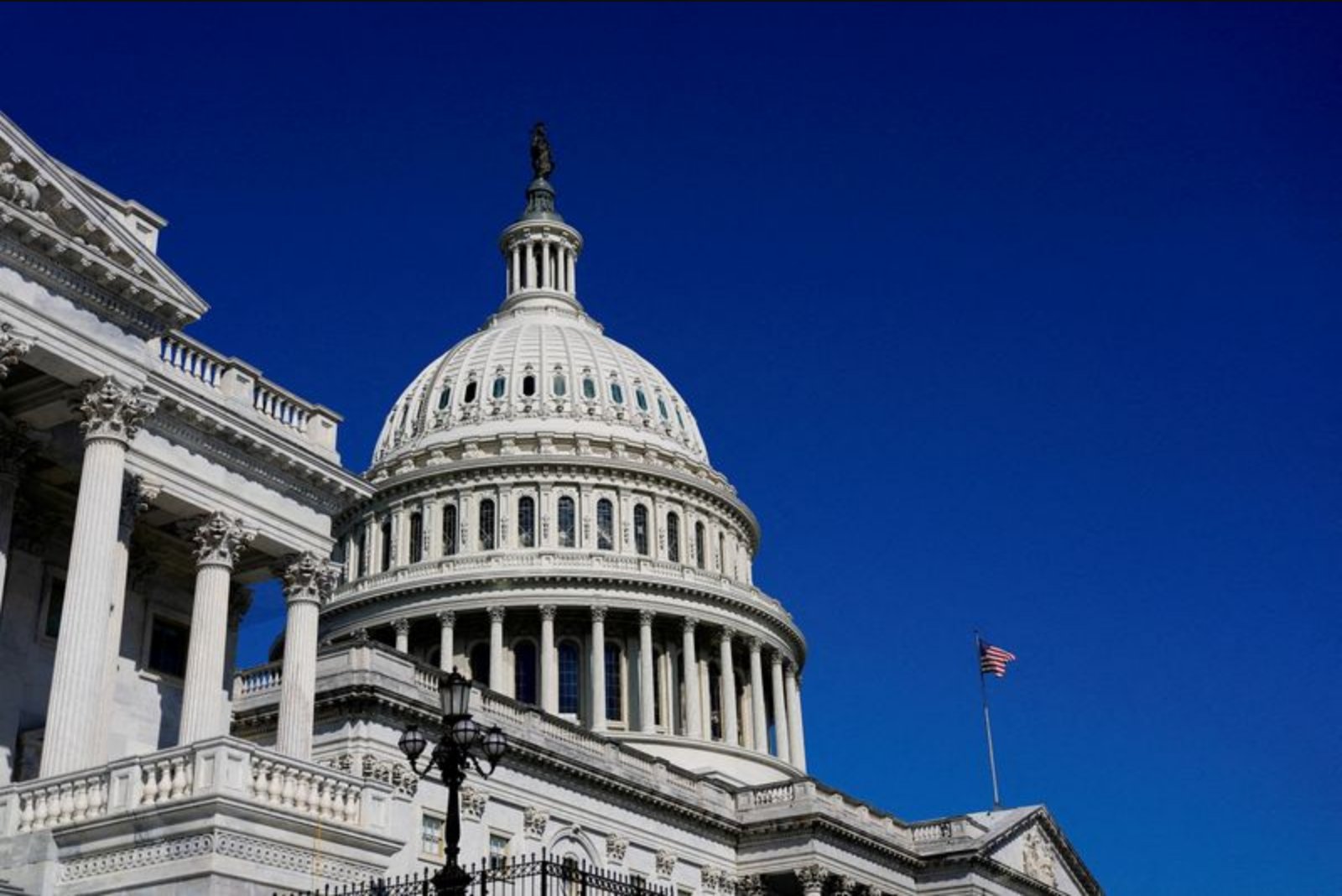 House Committee Advances Bill to Make Daylight Saving Time Permanent