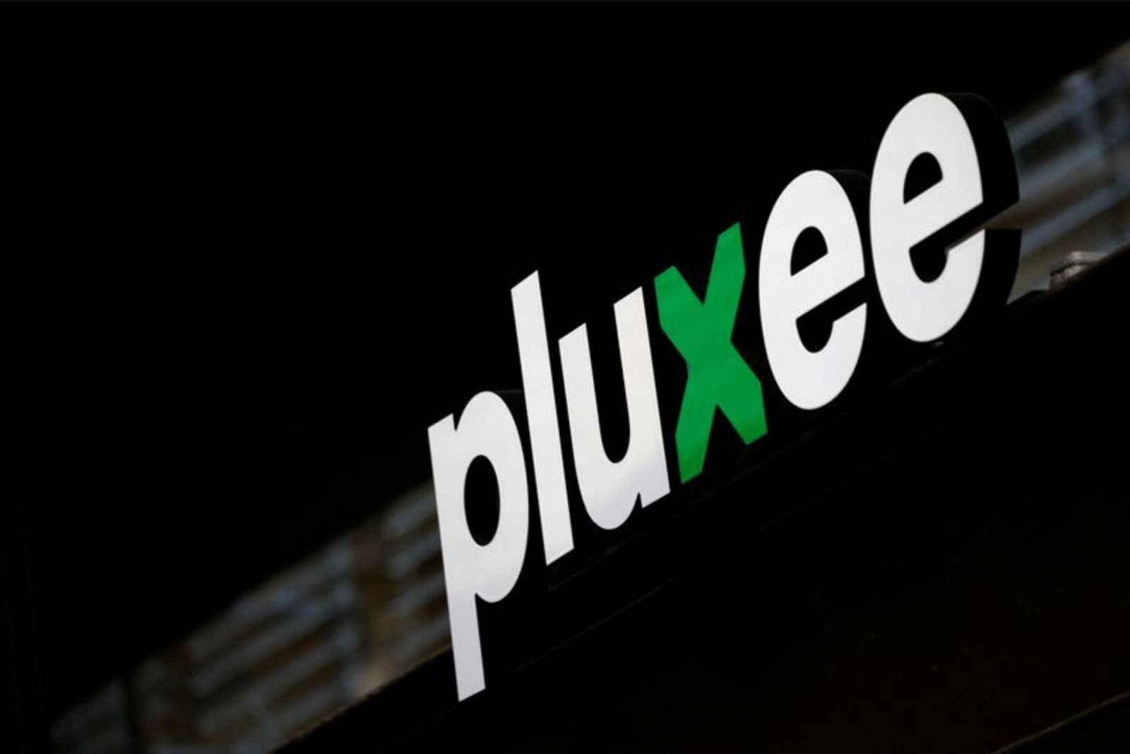 Judge Reinstates Government Rules Limiting Fees in Brazil's Meal Voucher Market