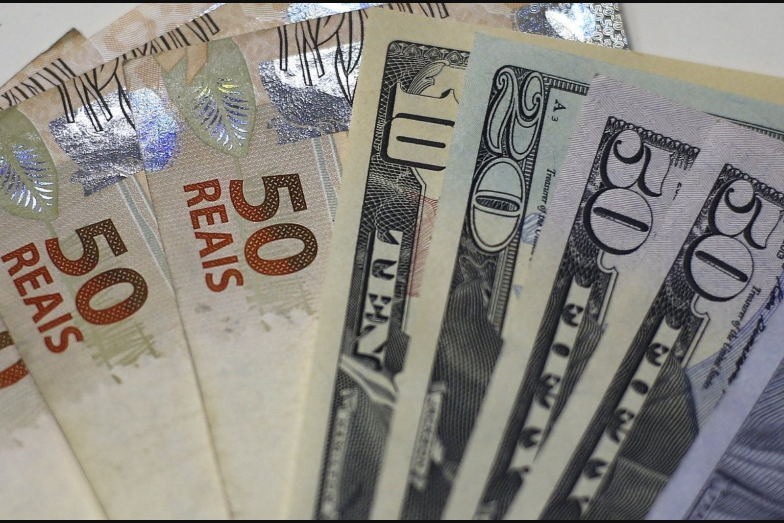 UBS Sees MAS Pausing in July, Eyeing Tightening in October; USD/SGD Forecasts Unchanged