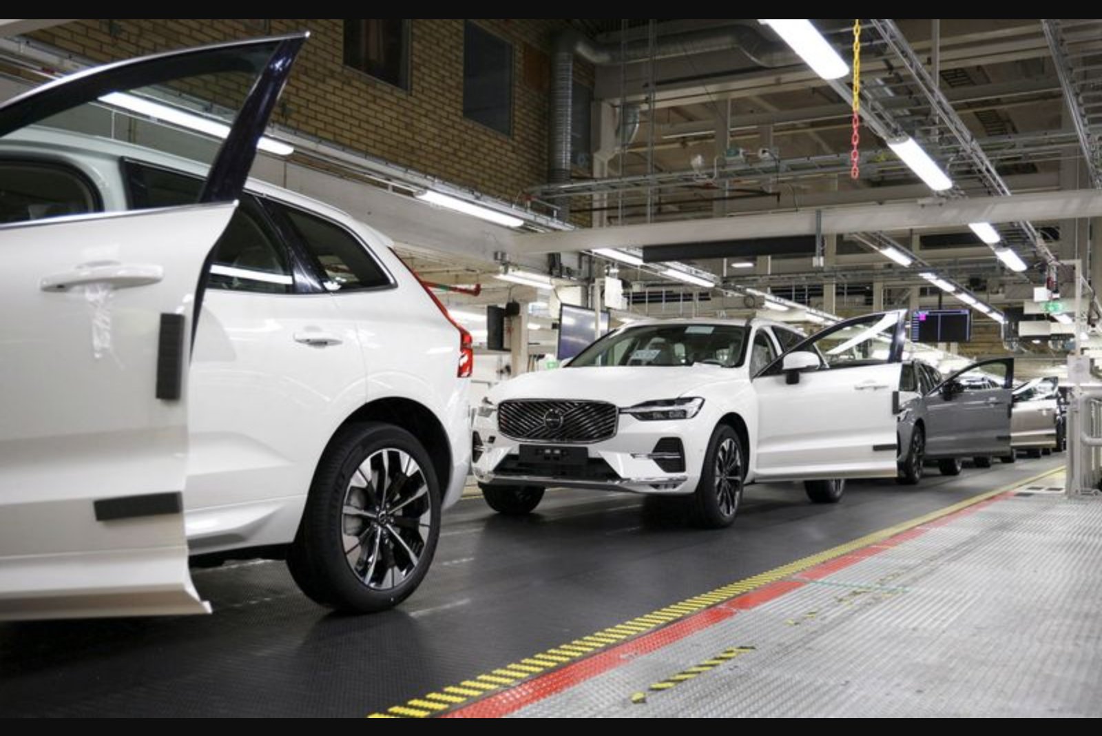 Volvo Cars Reports 10% Drop in Quarterly Sales as EV Mix Rises