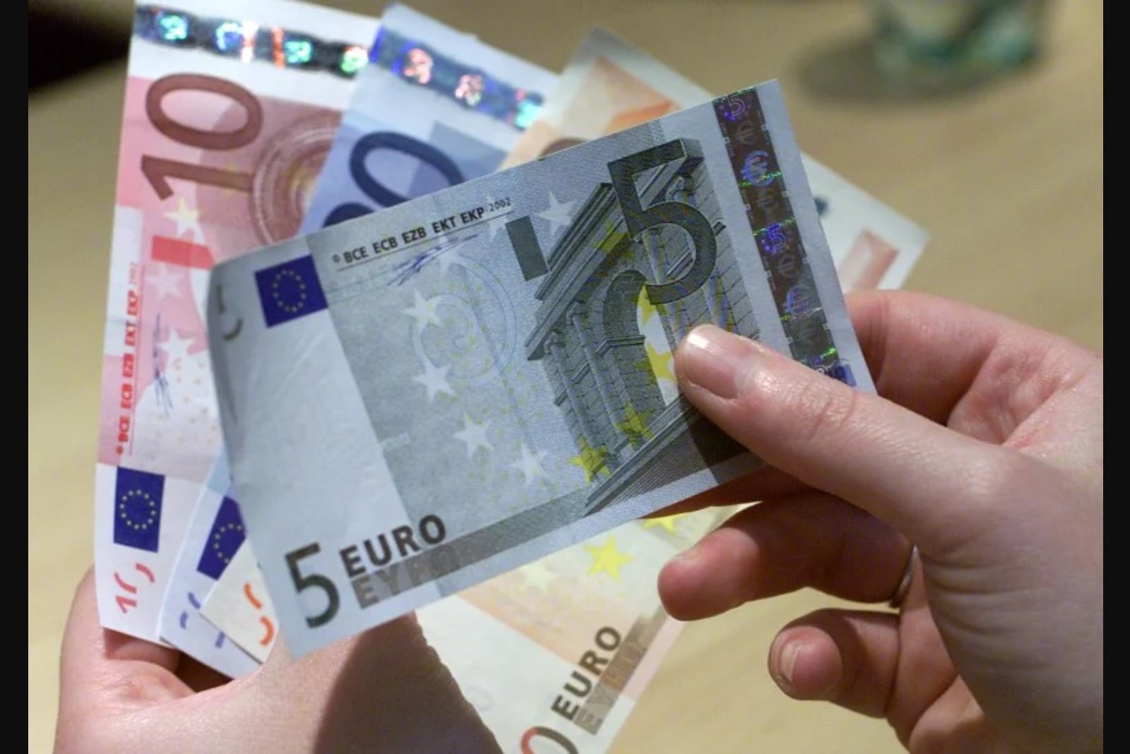 Hungary sets sights on euro adoption around 2030, PM says