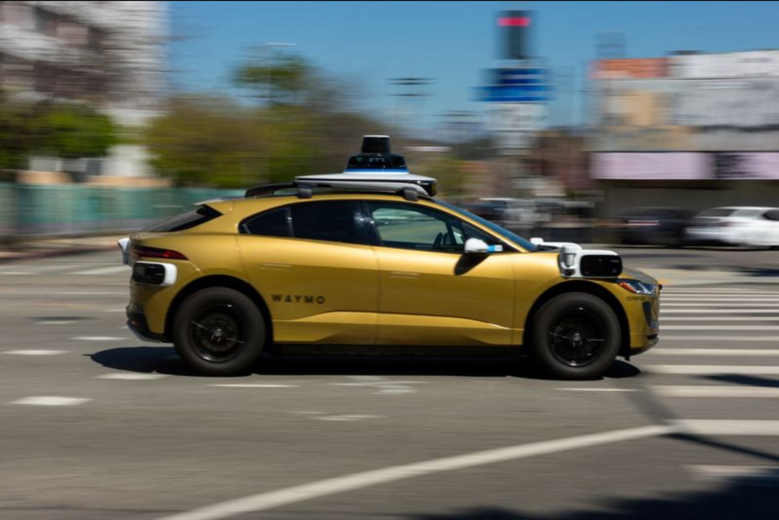 Waymo Halts Freeway Robotaxi Service and Suspends Atlanta Operations During Software Fixes