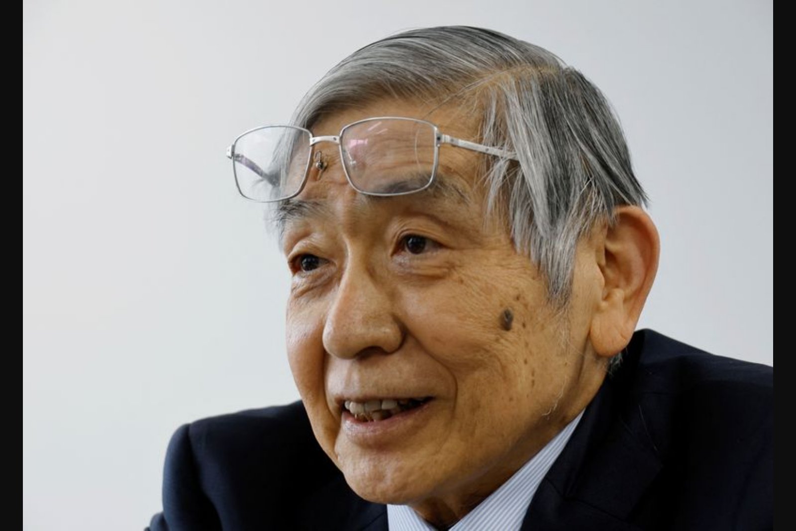 Kuroda Urges Japan to Tighten Monetary and Fiscal Policy as Economy Strengthens