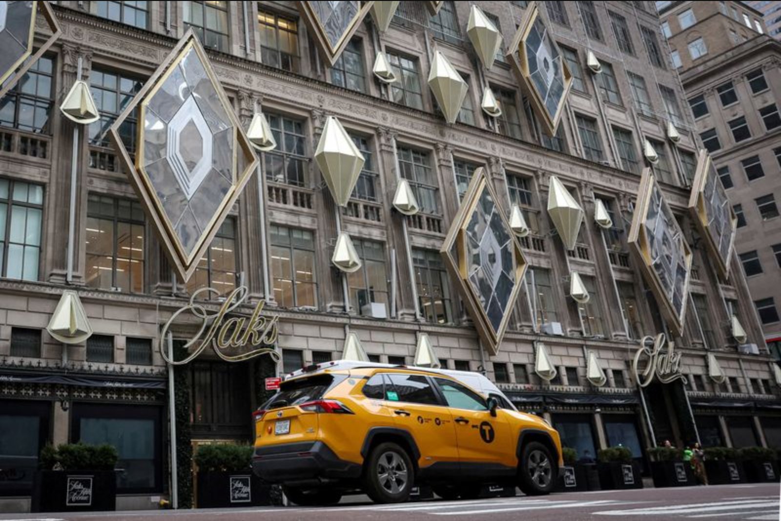 Saks' Lenders and Suppliers Rush to Resolve Dispute Over Concession Inventory Rights