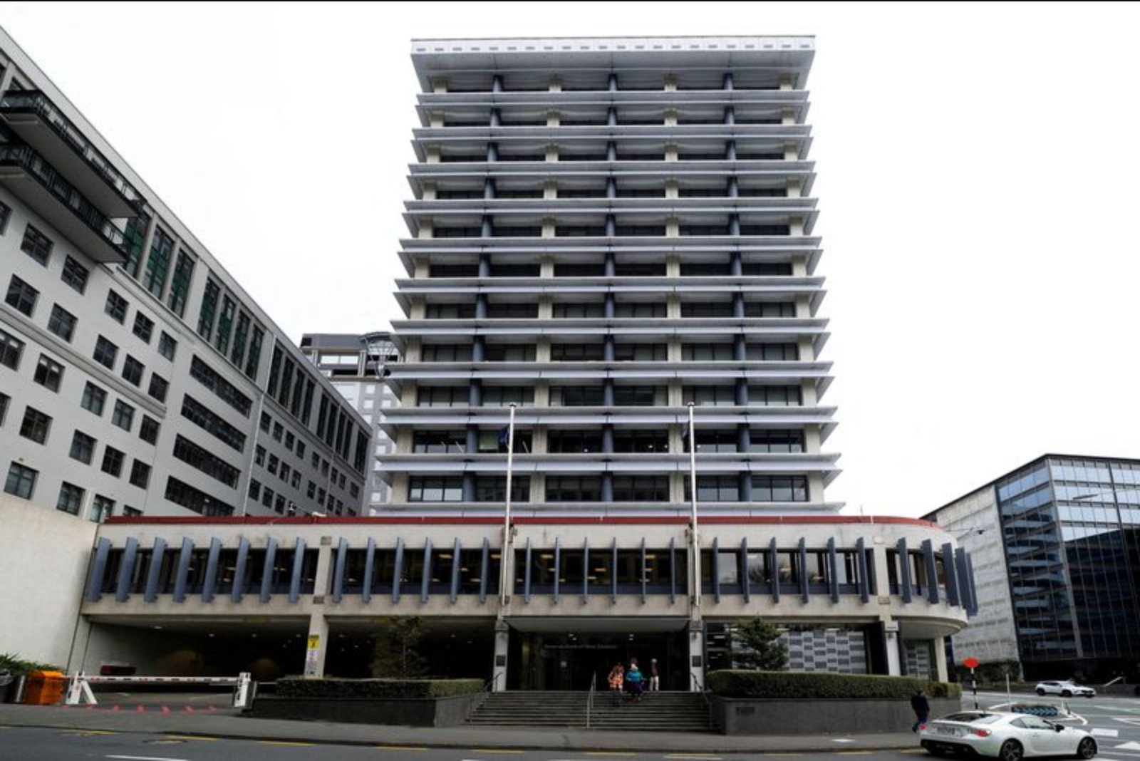 Reserve Bank of New Zealand Maintains Interest Rates Amid Internal Policy Split