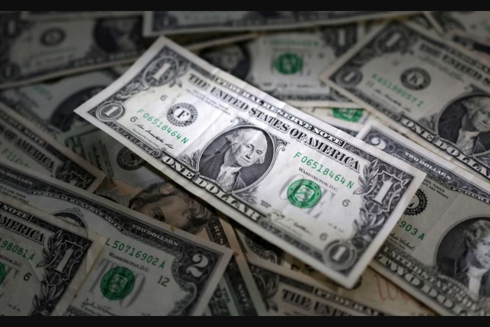 Dollar Strengthens to Three-Month High as Energy Prices Push Euro Lower