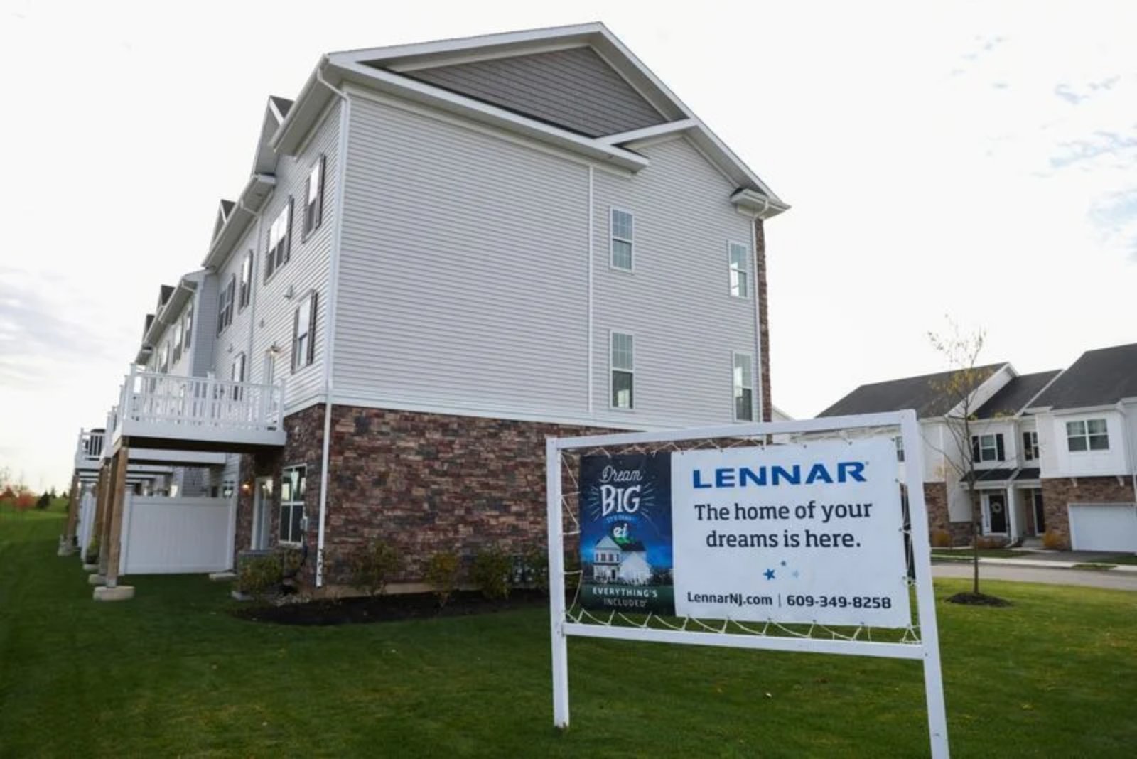 Lennar Predicts Third-Quarter Deliveries Below Street Estimates as Housing Demand Falters