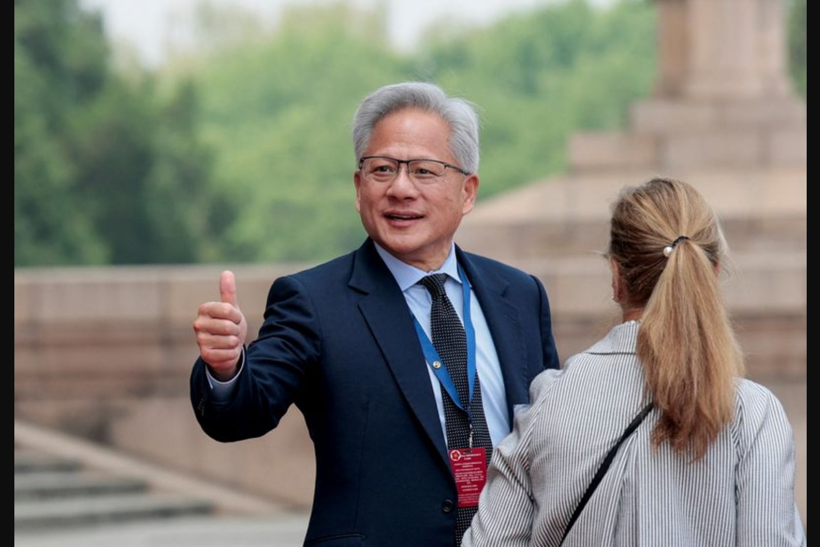 U.S. Approves H200 Sales to About 10 Chinese Buyers but No Shipments Yet, Leaving Deal in Doubt